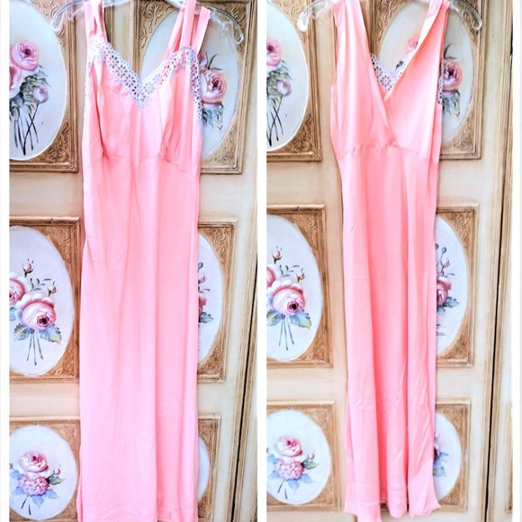 Vintage 1940's Biased Silky Nightgown - 40s Biased Gown Nightgown - 30s 40s - Picture 4 of 5